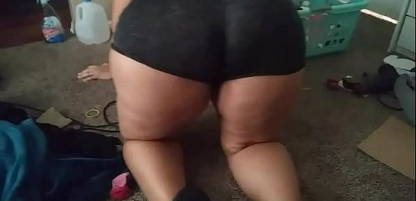  My wife&039;s ass is so big !! Comment what would you do to her big ass